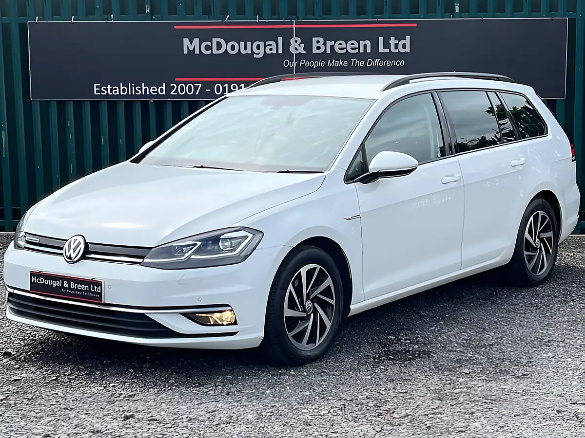Used 2020 Volkswagen Golf Match Edition White - Front View