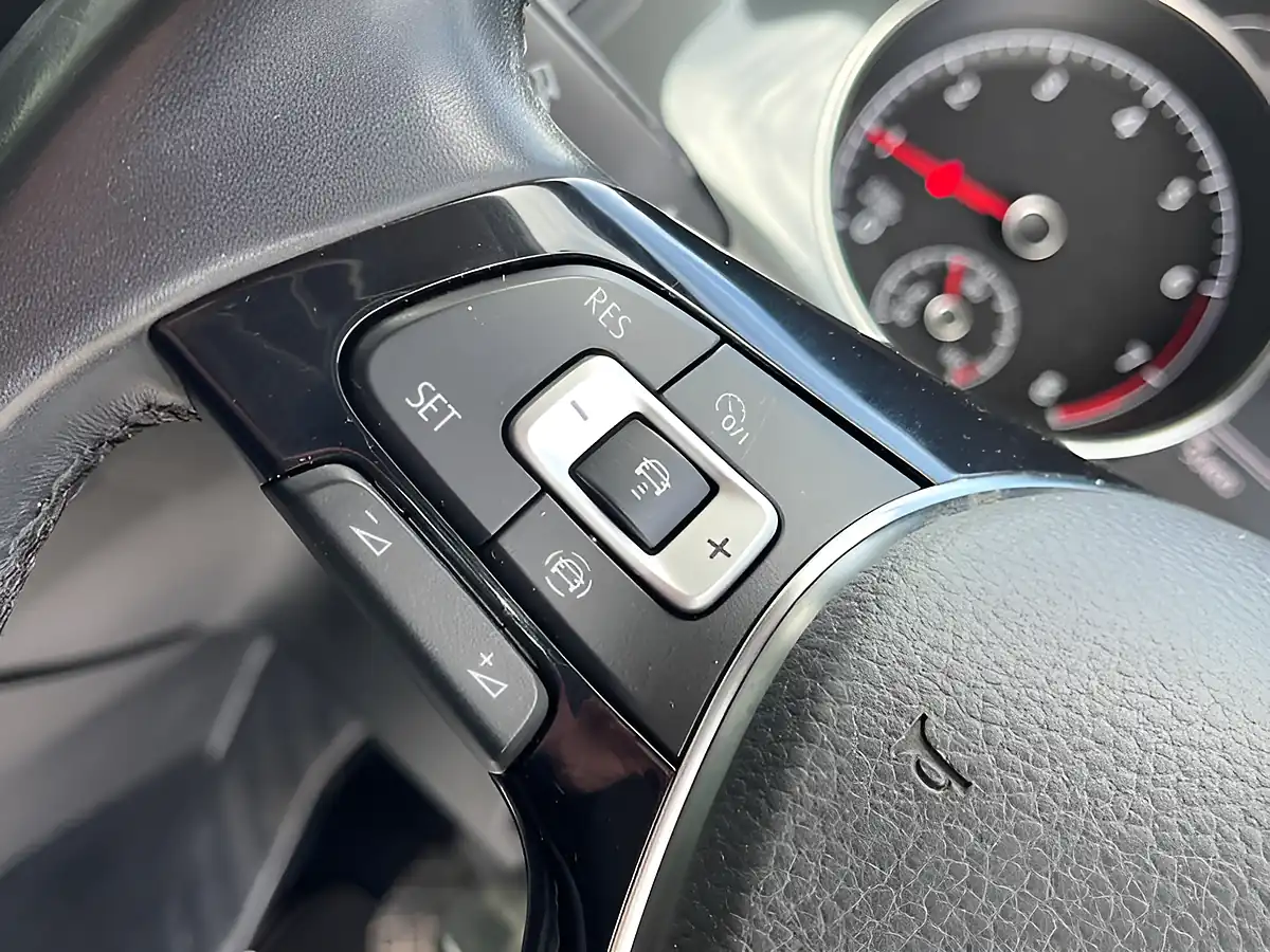 Used 2020 Volkswagen Golf Match Edition White - Interior and Exterior details 18