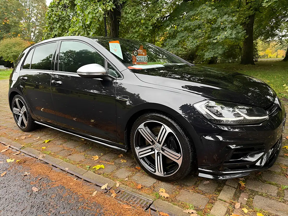 Used 2020 Volkswagen Golf R Black - Interior and Exterior details 10