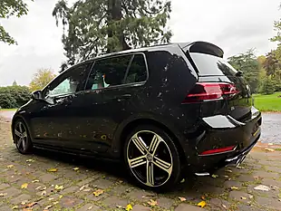 Used 2020 Volkswagen Golf R Black - Interior and Exterior details 6
