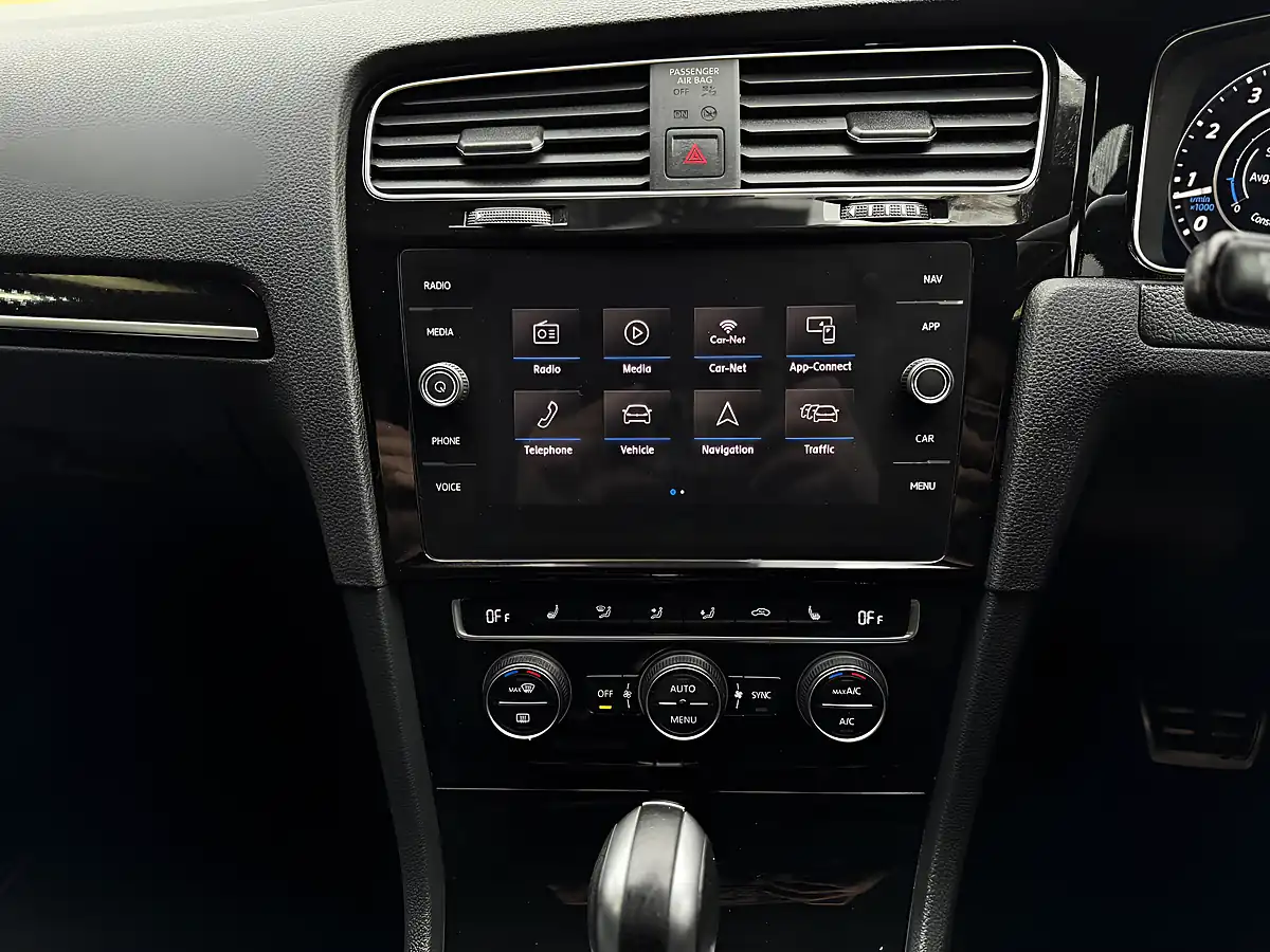 Used 2020 Volkswagen Golf R Blue - Interior and Exterior details 12