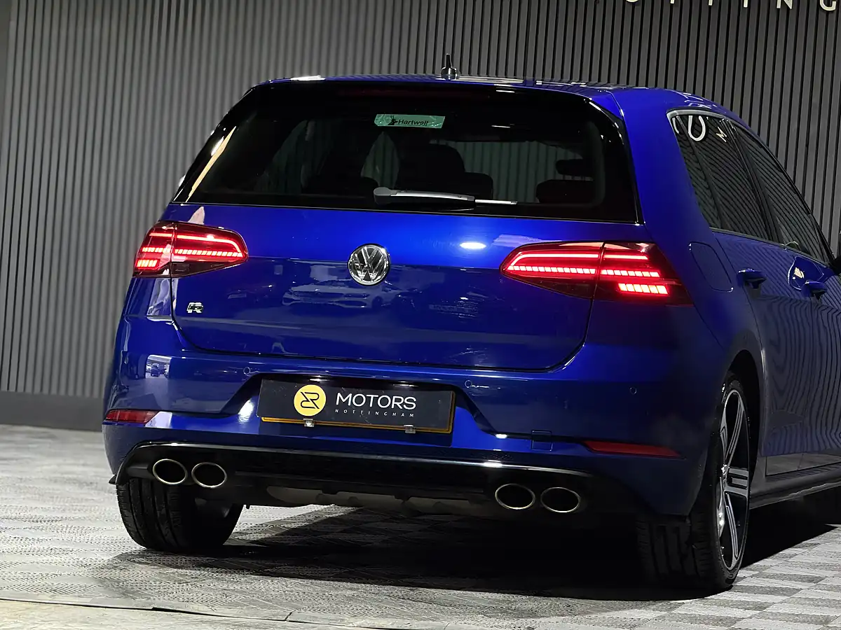 Used 2020 Volkswagen Golf R Blue - Interior and Exterior details 16