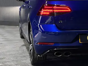 Used 2020 Volkswagen Golf R Blue - Interior and Exterior details 17