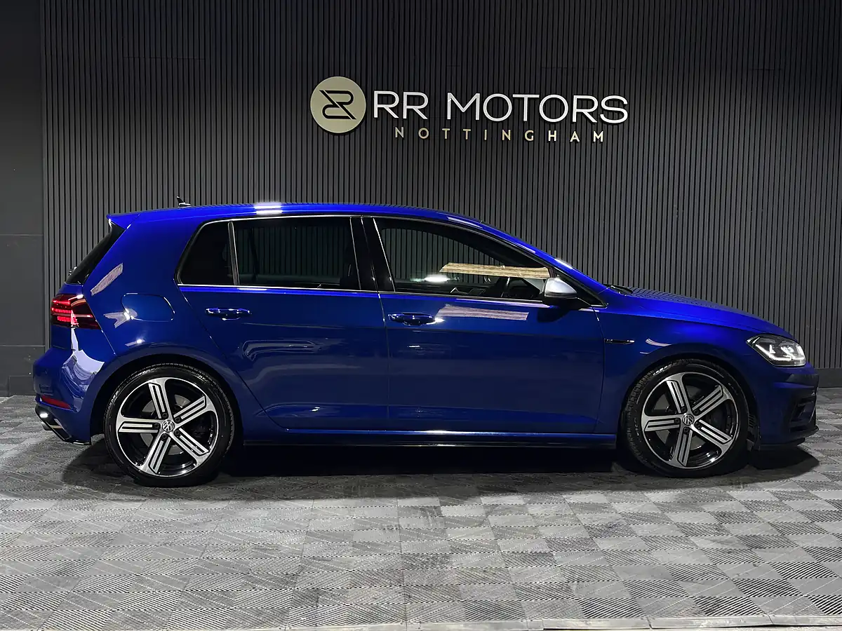 Used 2020 Volkswagen Golf R Blue - Interior and Exterior details 6