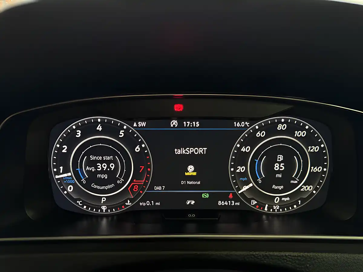 Used 2020 Volkswagen Golf R Blue - Interior and Exterior details 9