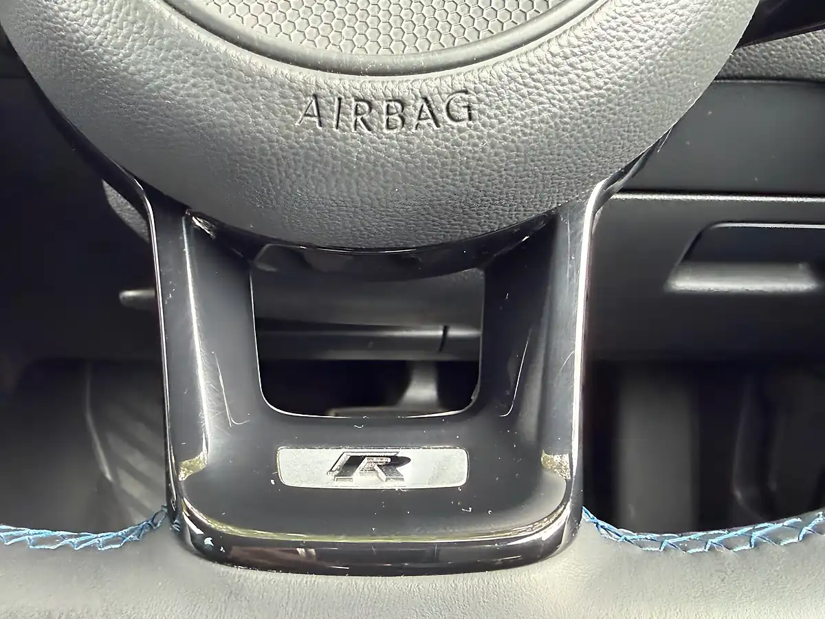 Used 2020 Volkswagen Golf R Lapiz Blue - Interior and Exterior details 15