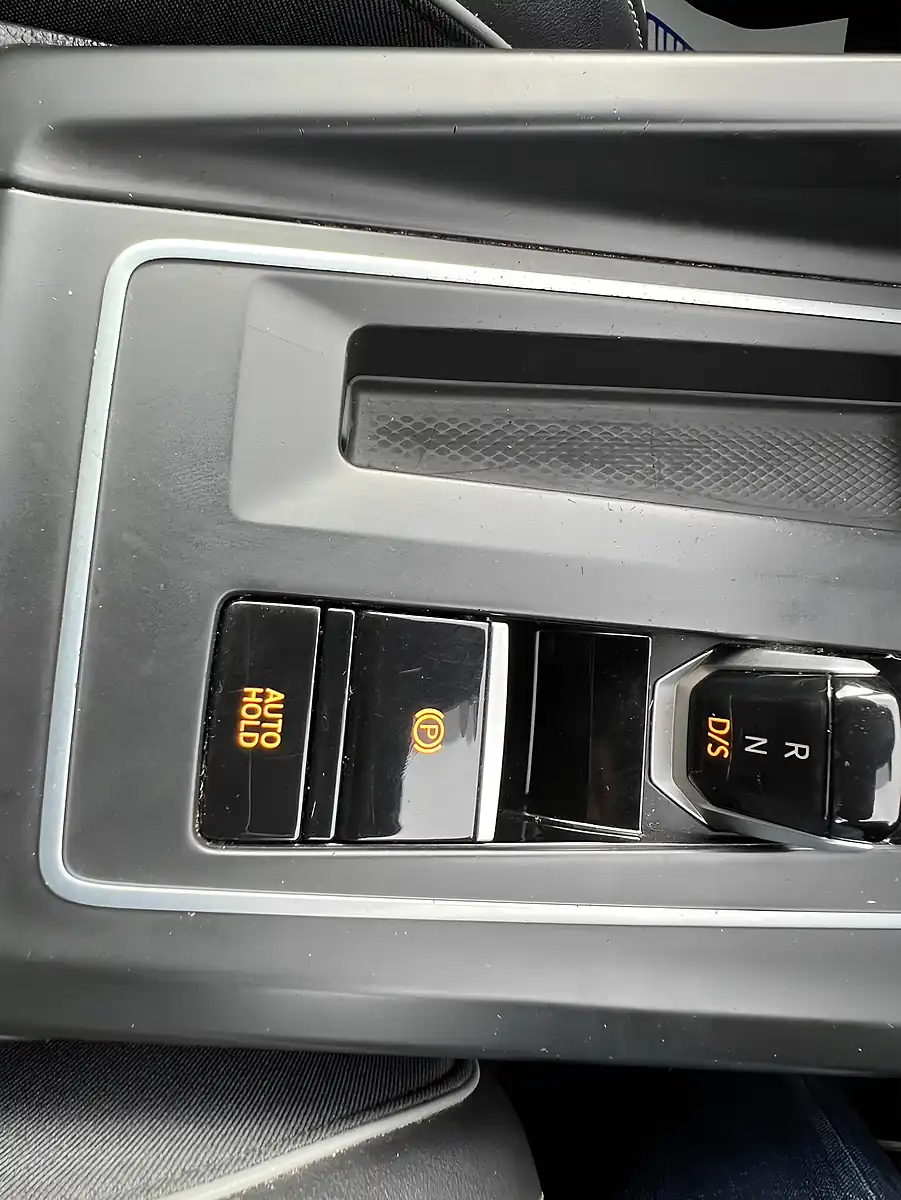 Used 2020 Volkswagen Golf R-Line Black - Interior and Exterior details 13