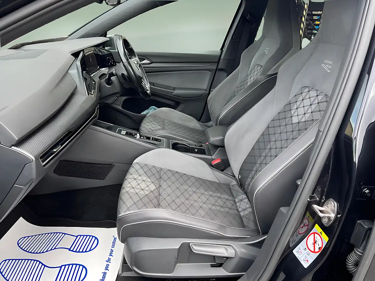 Used 2020 Volkswagen Golf R-Line Black - Interior and Exterior details 18