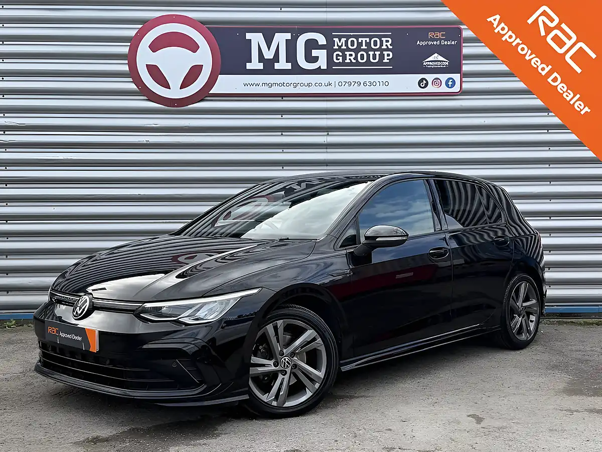 Used 2020 Volkswagen Golf R-Line Black - Front View