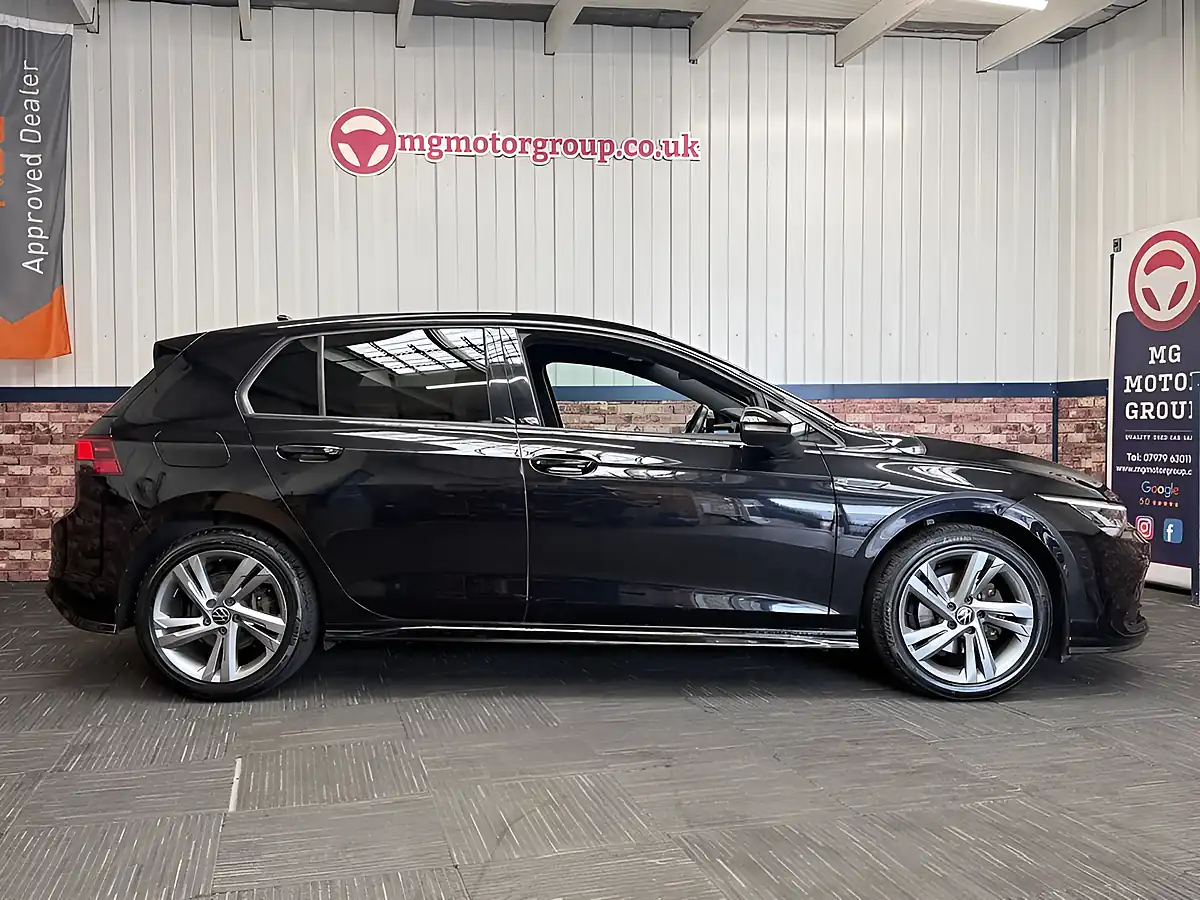 Used 2020 Volkswagen Golf R-Line Black - Interior and Exterior details 10