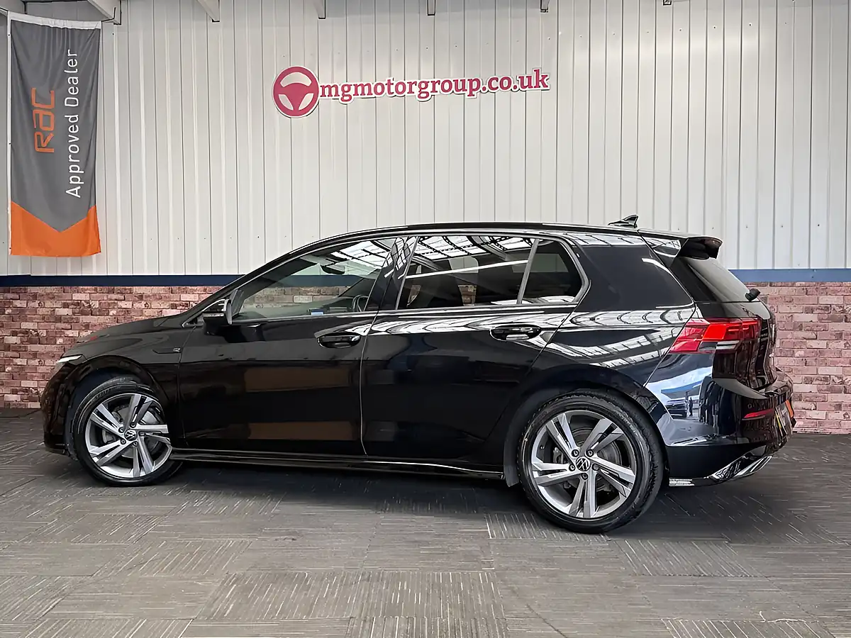Used 2020 Volkswagen Golf R-Line Black - Interior and Exterior details 11