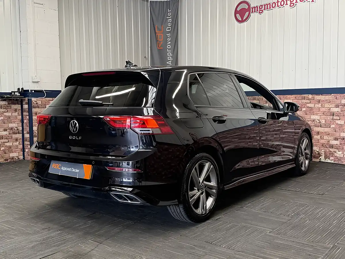 Used 2020 Volkswagen Golf R-Line Black - Interior and Exterior details 12