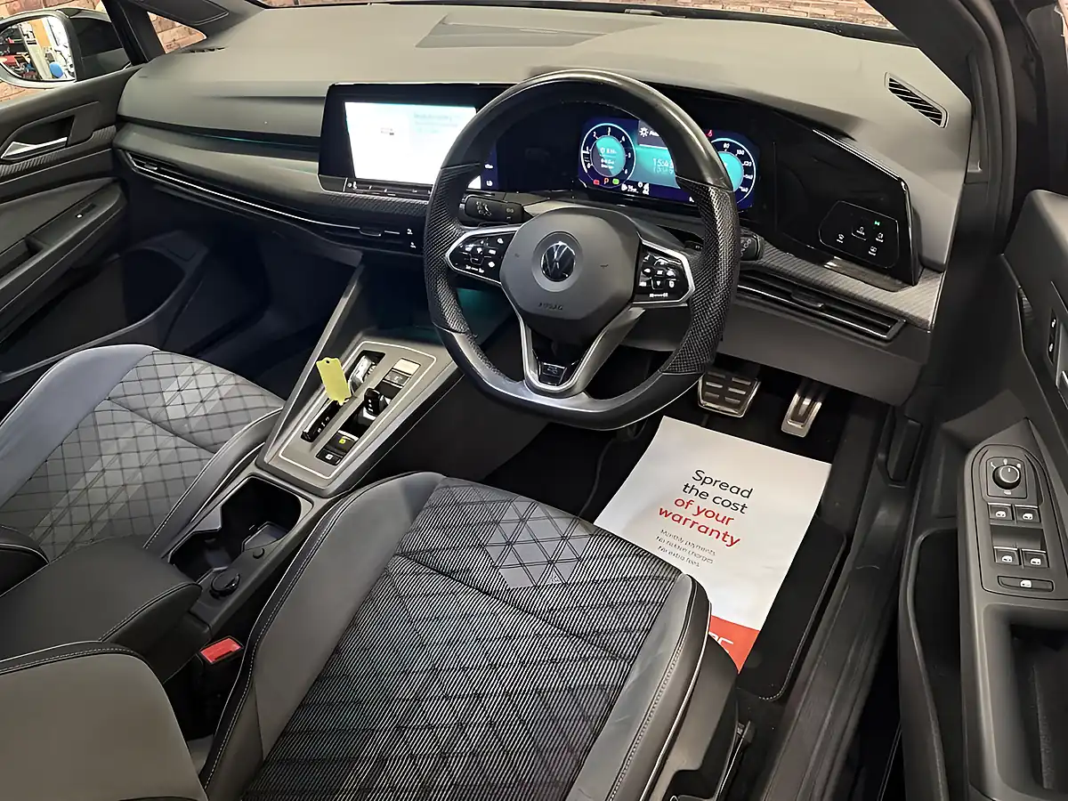 Used 2020 Volkswagen Golf R-Line Black - Interior and Exterior details 5