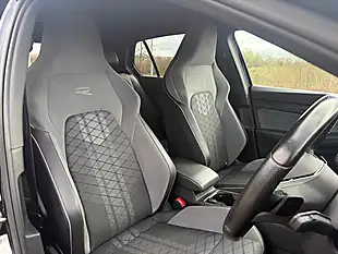 Used 2020 Volkswagen Golf R-Line Black - Interior and Exterior details 16