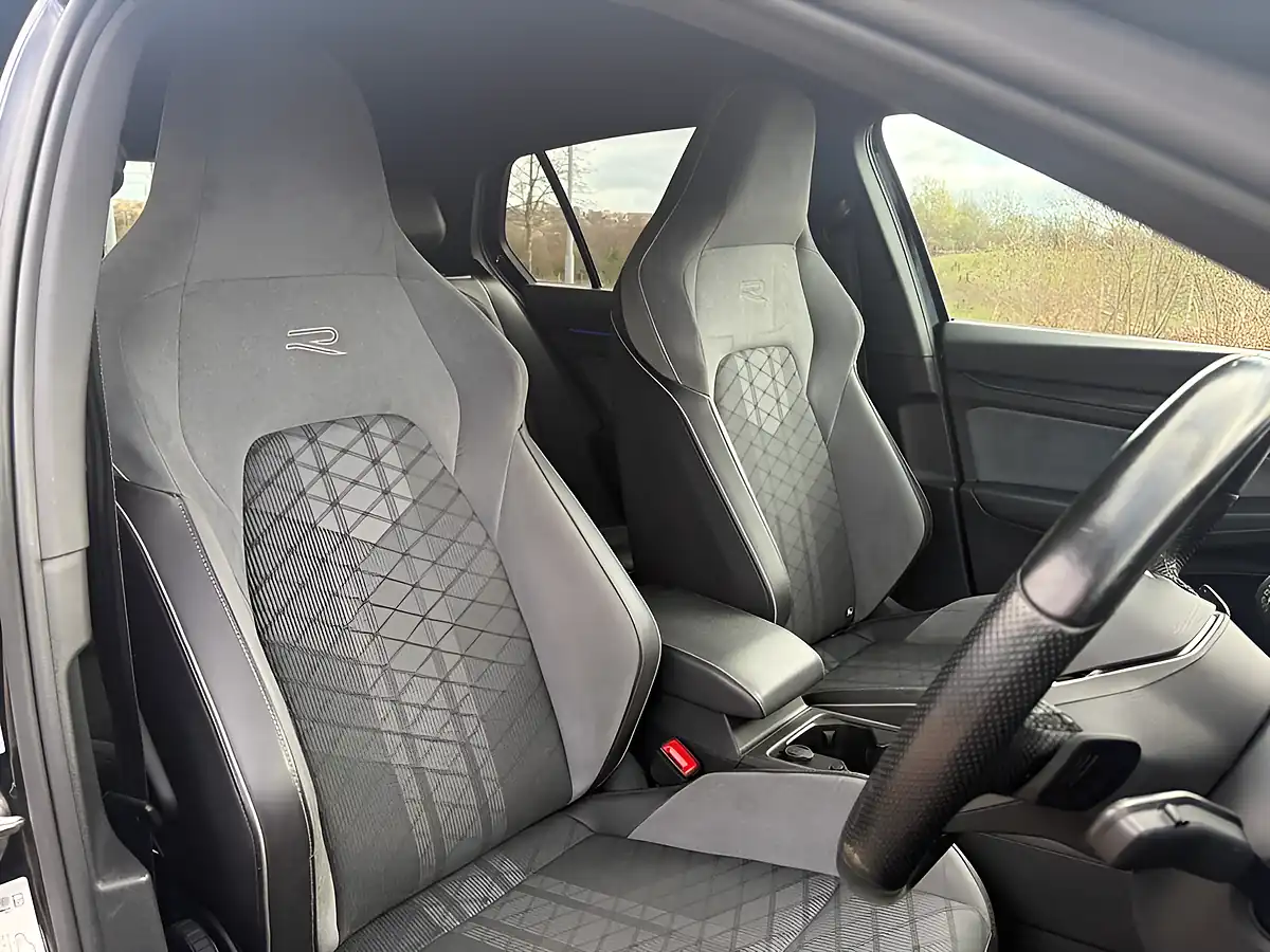 Used 2020 Volkswagen Golf R-Line Black - Interior and Exterior details 16
