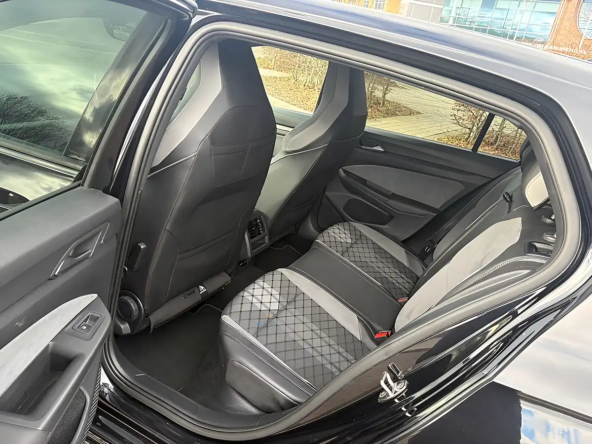 Used 2020 Volkswagen Golf R-Line Black - Interior and Exterior details 20