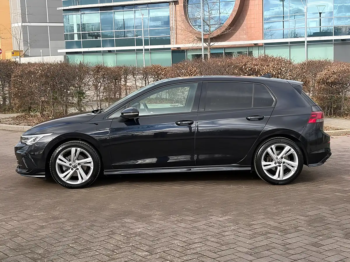 Used 2020 Volkswagen Golf R-Line Black - Interior and Exterior details 6