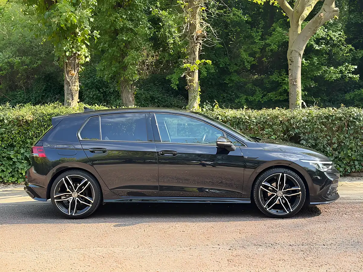 Used 2020 Volkswagen Golf R-Line Black - Interior and Exterior details 6