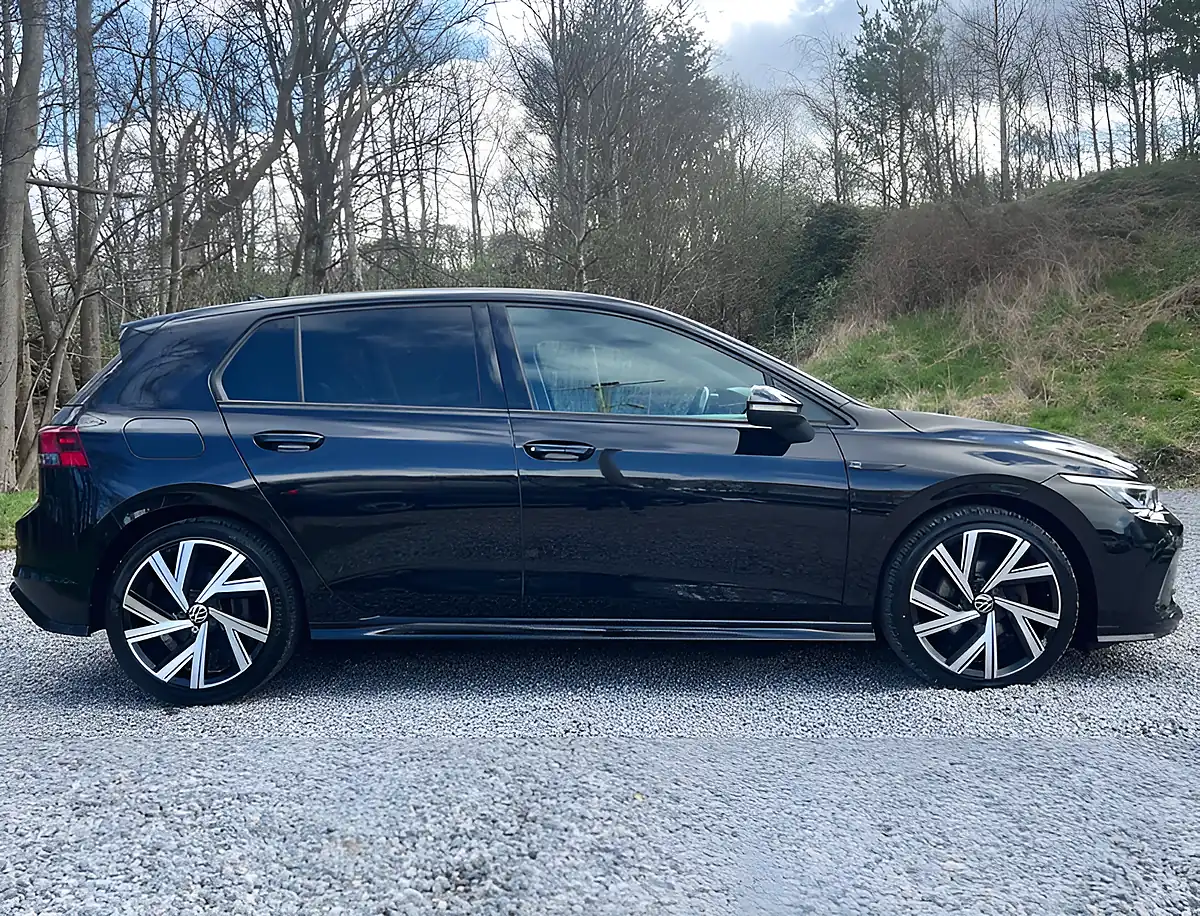 Used 2020 Volkswagen Golf R-Line Deep Black - Interior and Exterior details 2