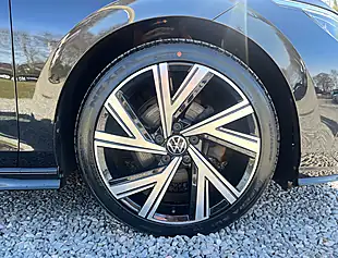 Used 2020 Volkswagen Golf R-Line Deep Black - Interior and Exterior details 9