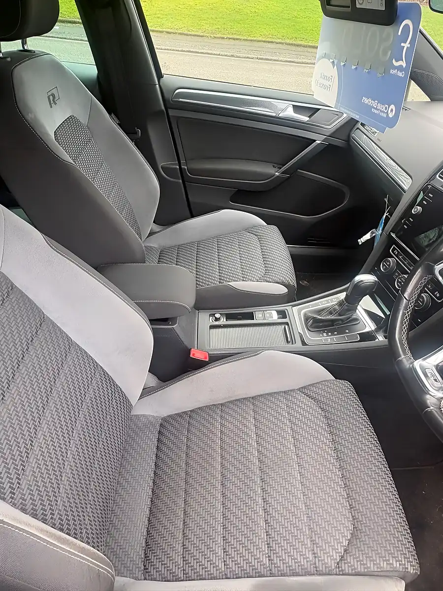 Used 2020 Volkswagen Golf R-Line Edition Blue - Interior and Exterior details 11