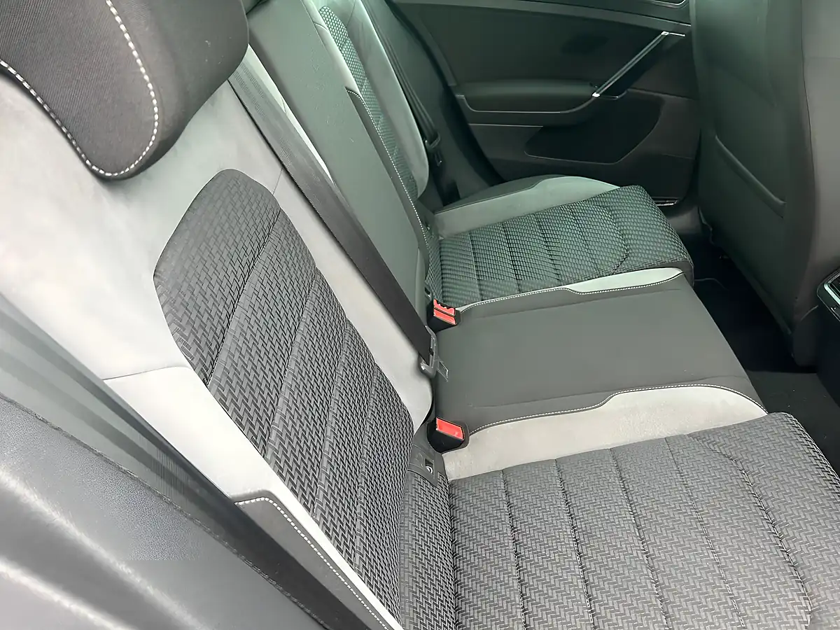 Used 2020 Volkswagen Golf R-Line Edition Blue - Interior and Exterior details 13
