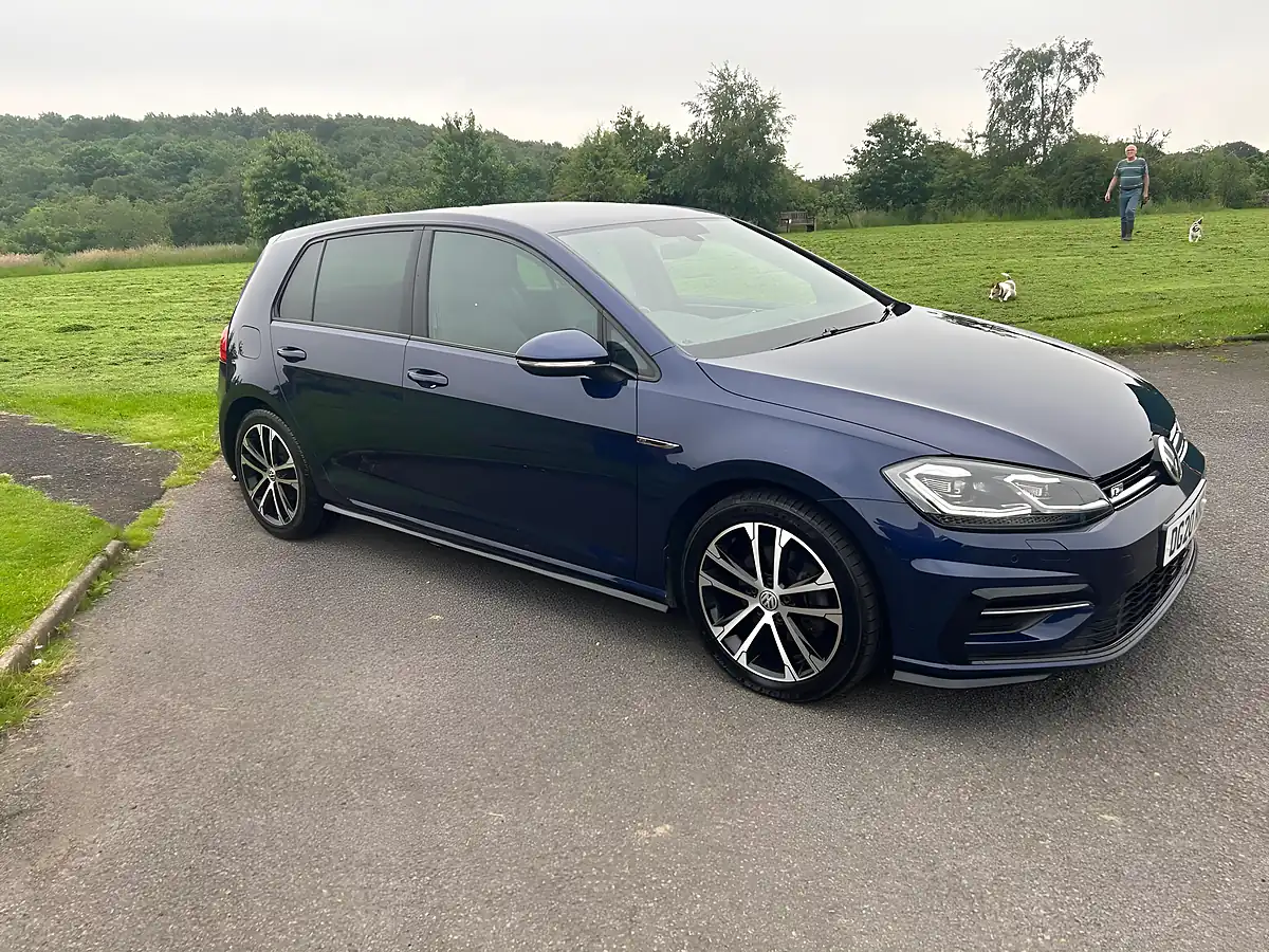 Used 2020 Volkswagen Golf R-Line Edition Blue - Interior and Exterior details 5
