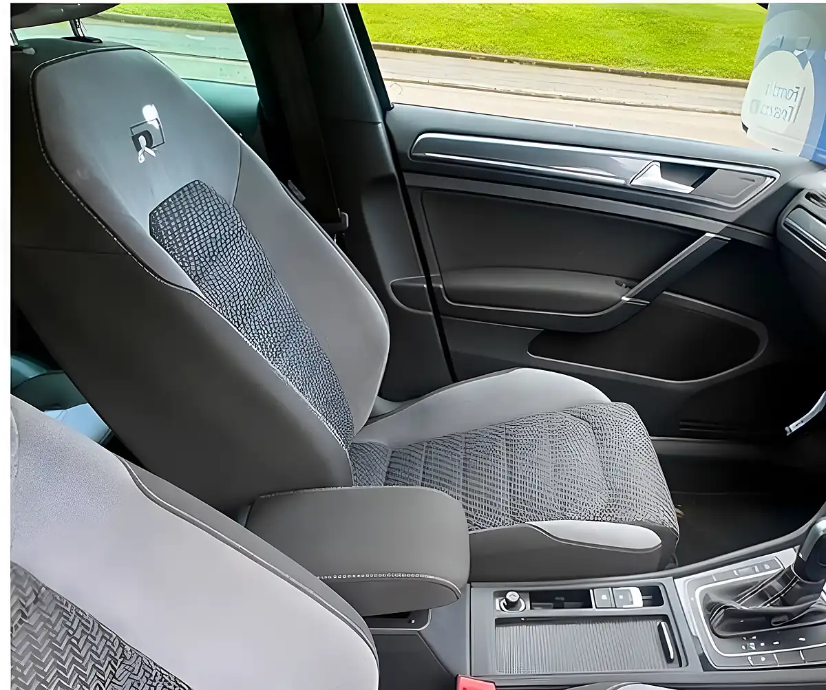 Used 2020 Volkswagen Golf R-Line Edition Blue - Interior and Exterior details 9