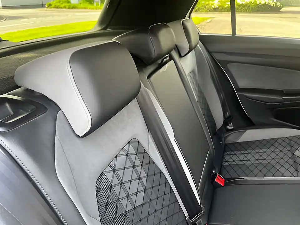 Used 2020 Volkswagen Golf R-Line White - Interior and Exterior details 18