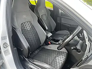 Used 2020 Volkswagen Golf R-Line White - Interior and Exterior details 8