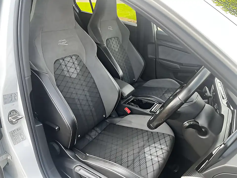 Used 2020 Volkswagen Golf R-Line White - Interior and Exterior details 8