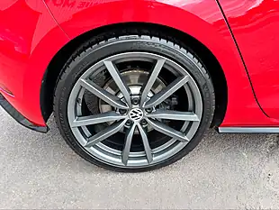 Used 2020 Volkswagen Golf R Red - Interior and Exterior details 15