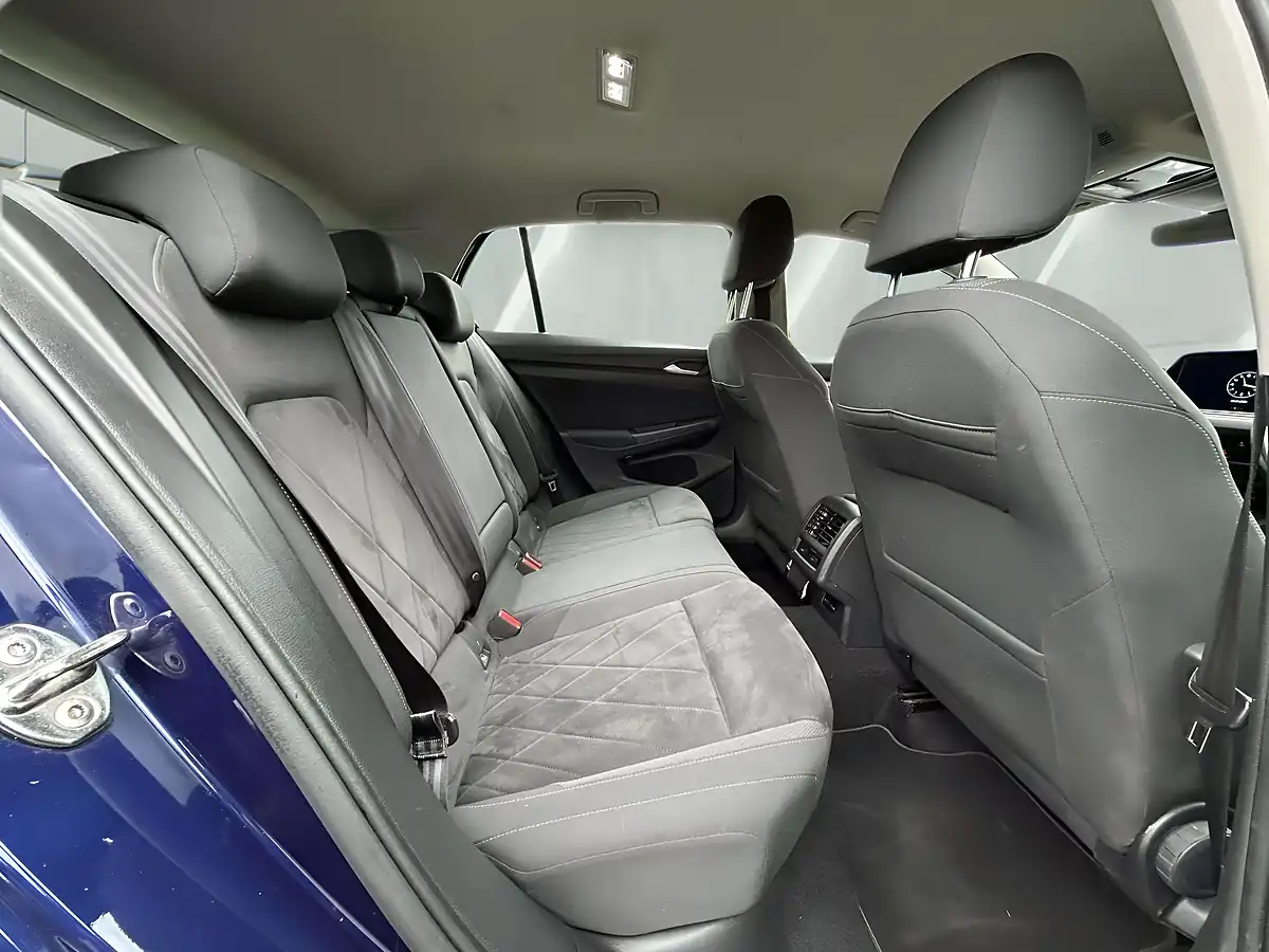 Used 2020 Volkswagen Golf Style Blue - Interior and Exterior details 15