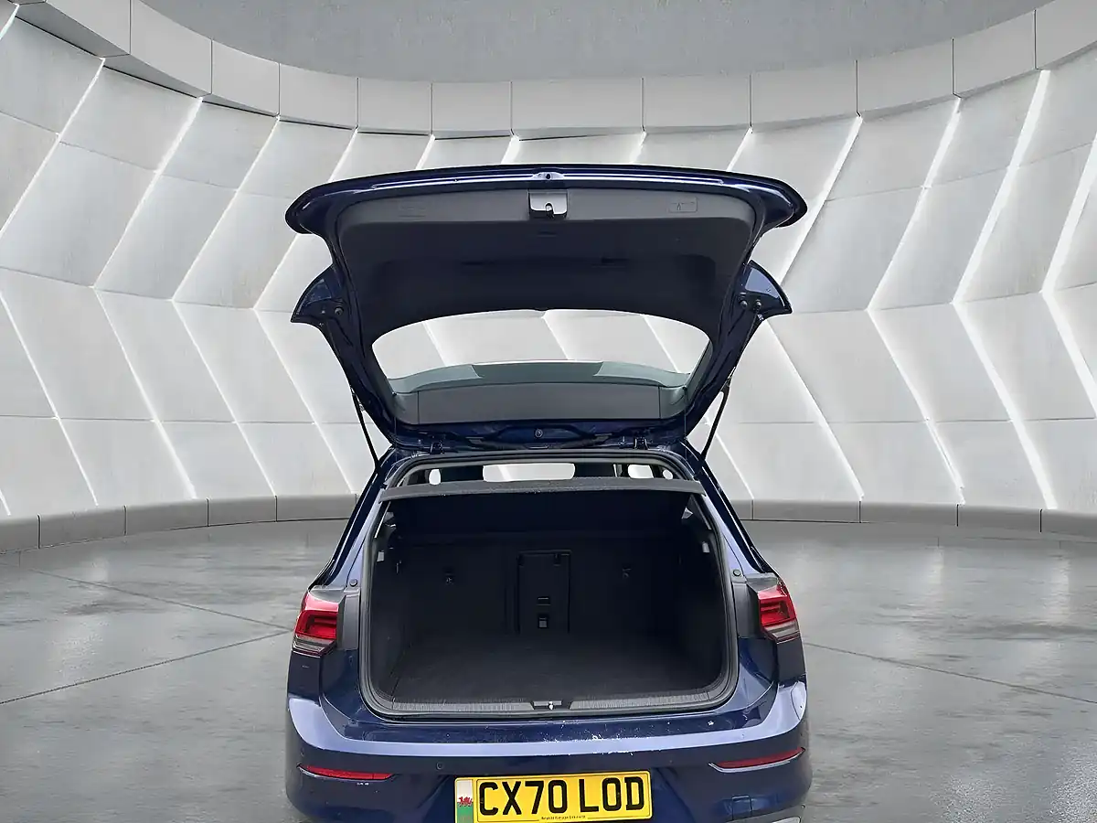 Used 2020 Volkswagen Golf Style Blue - Interior and Exterior details 16