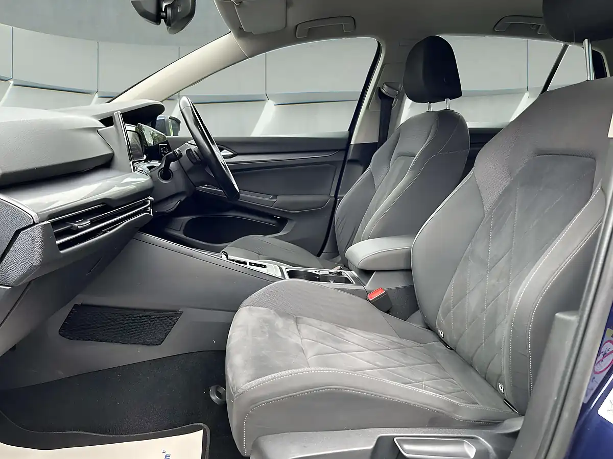 Used 2020 Volkswagen Golf Style Blue - Interior and Exterior details 18