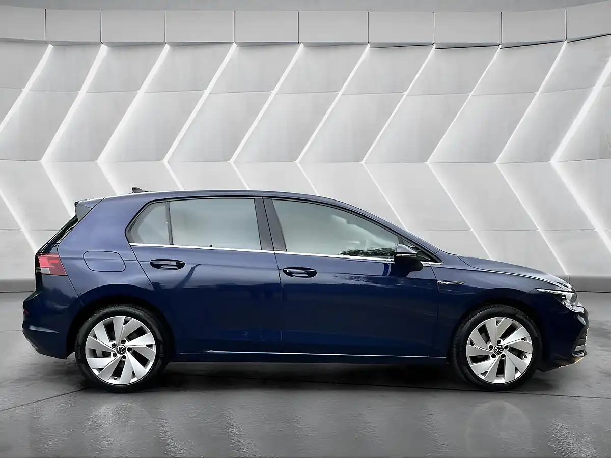 Used 2020 Volkswagen Golf Style Blue - Interior and Exterior details 5