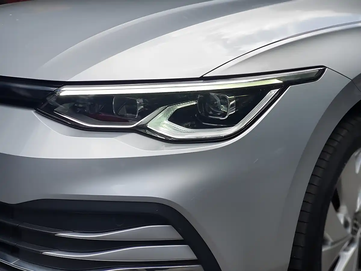 Used 2020 Volkswagen Golf Style Silver - Interior and Exterior details 9
