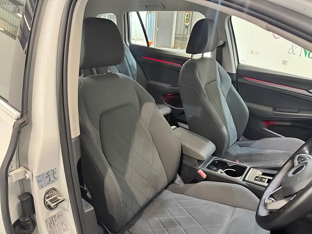 Used 2020 Volkswagen Golf Style White - Interior and Exterior details 7