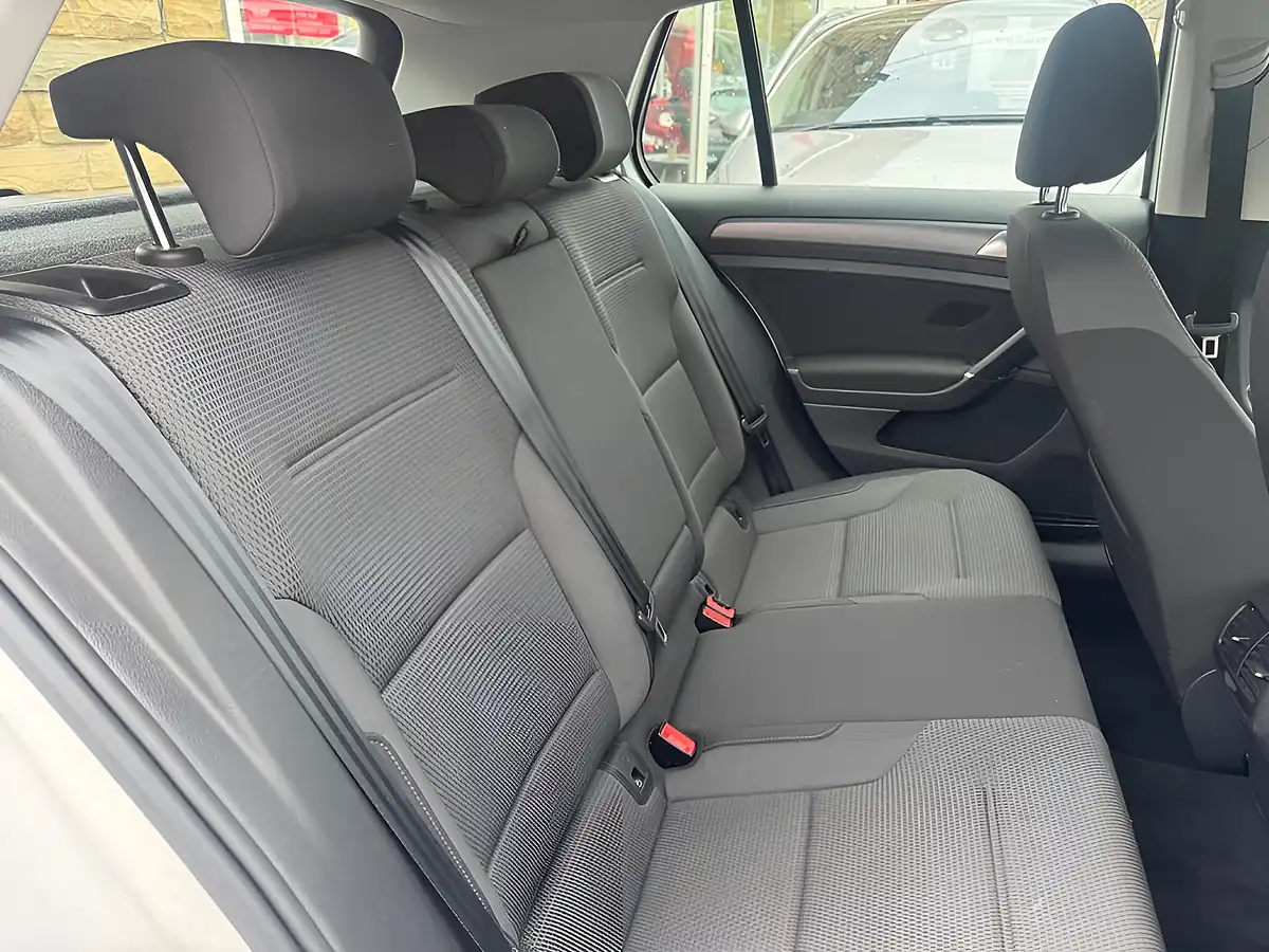 Used 2020 Volkswagen Golf White - Interior and Exterior details 8