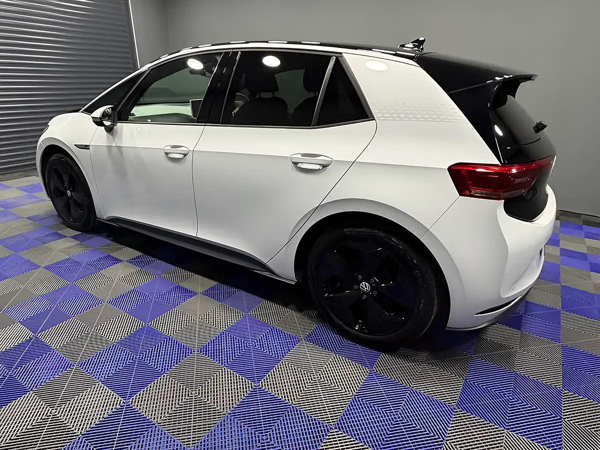 Used 2020 Volkswagen ID.3 Pro Performance 1ST Edition Glacier White - Interior and Exterior details 10