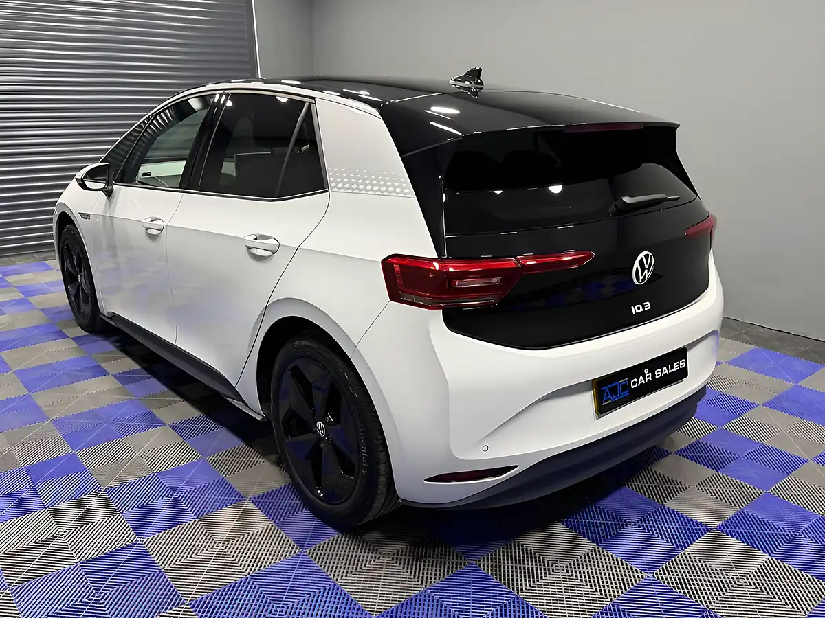 Used 2020 Volkswagen ID.3 Pro Performance 1ST Edition Glacier White - Interior and Exterior details 12