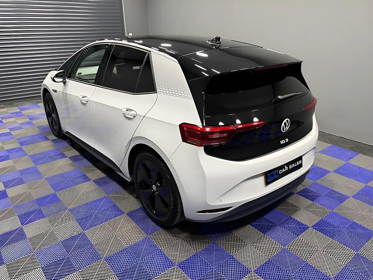 Used 2020 Volkswagen ID.3 Pro Performance 1ST Edition Glacier White - Interior and Exterior details 16