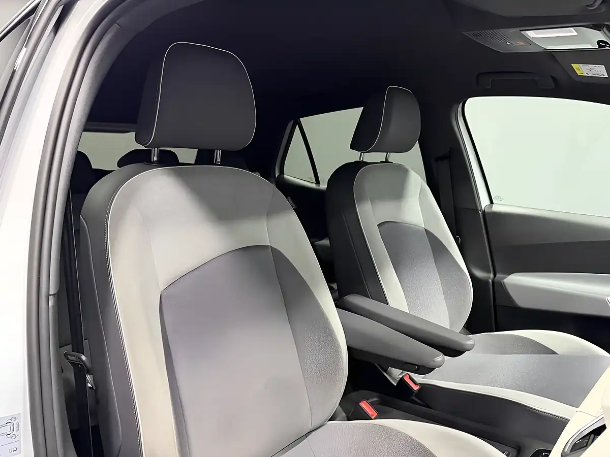 Used 2020 Volkswagen ID.3 Pro Performance 1ST Edition Glacier White - Interior and Exterior details 18