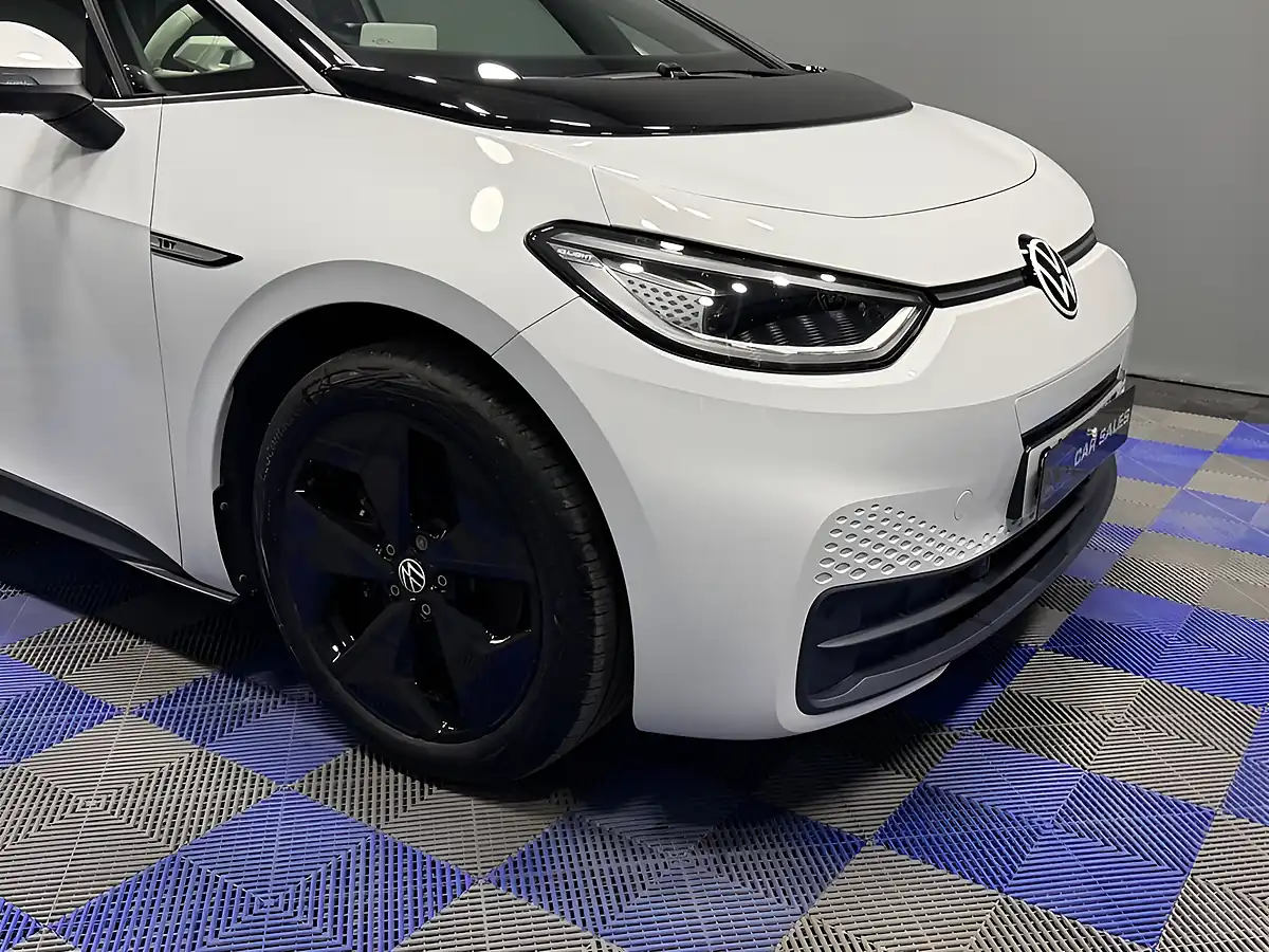 Used 2020 Volkswagen ID.3 Pro Performance 1ST Edition Glacier White - Interior and Exterior details 3