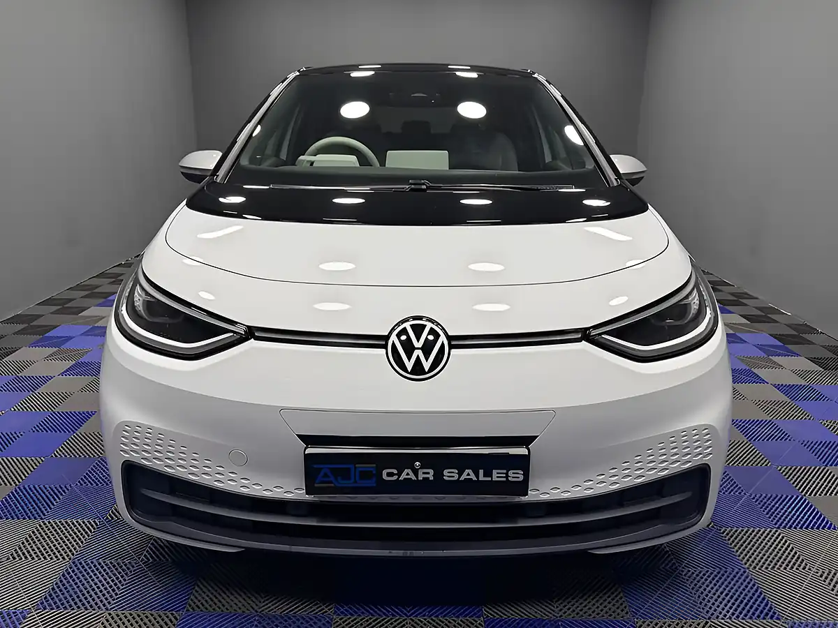 Used 2020 Volkswagen ID.3 Pro Performance 1ST Edition Glacier White - Interior and Exterior details 4