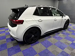 Used 2020 Volkswagen ID.3 Pro Performance 1ST Edition Glacier White - Interior and Exterior details 5