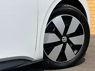 Used 2020 Volkswagen ID.3 Pro Performance Family White - Interior and Exterior details 10