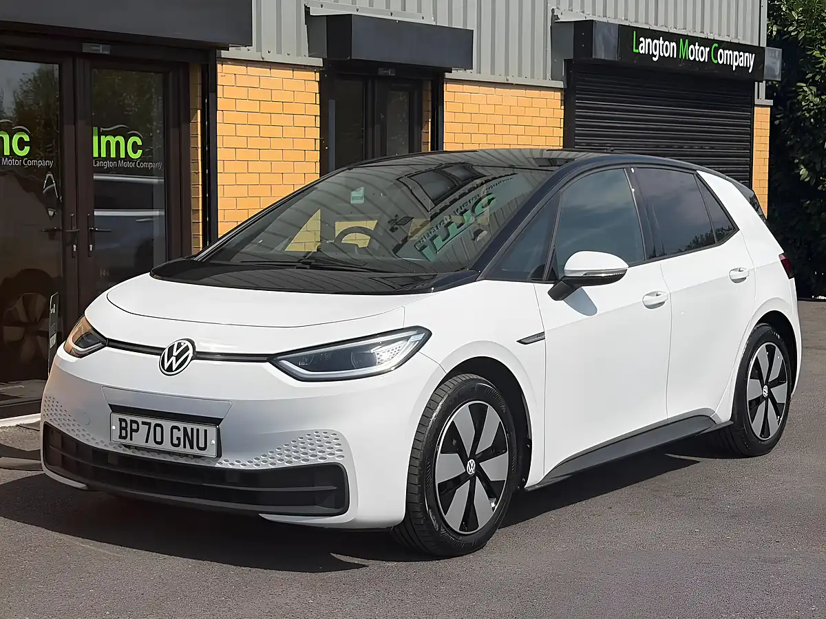 Used 2020 Volkswagen ID.3 Pro Performance Family White - Interior and Exterior details 12