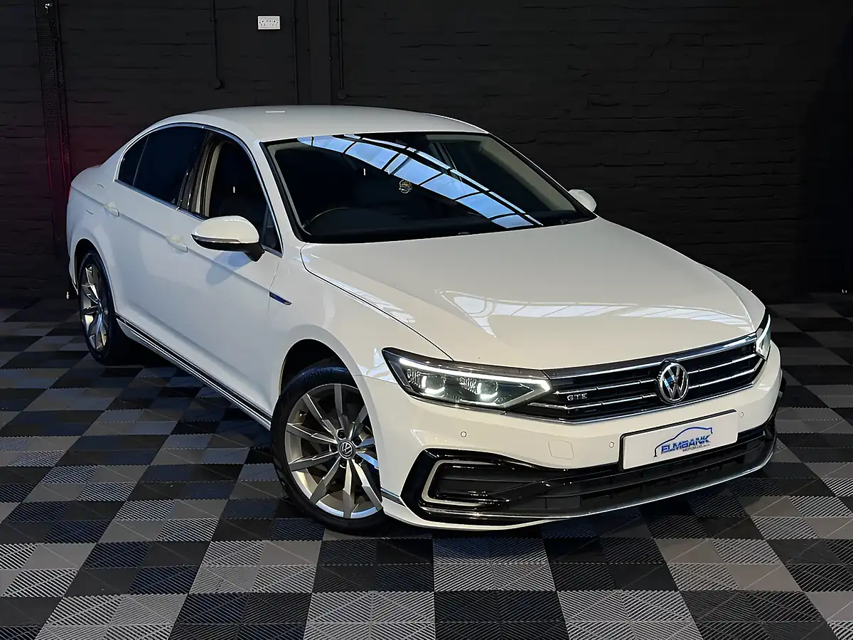 Used 2020 Volkswagen Passat Advance Pure White - Interior and Exterior details 10