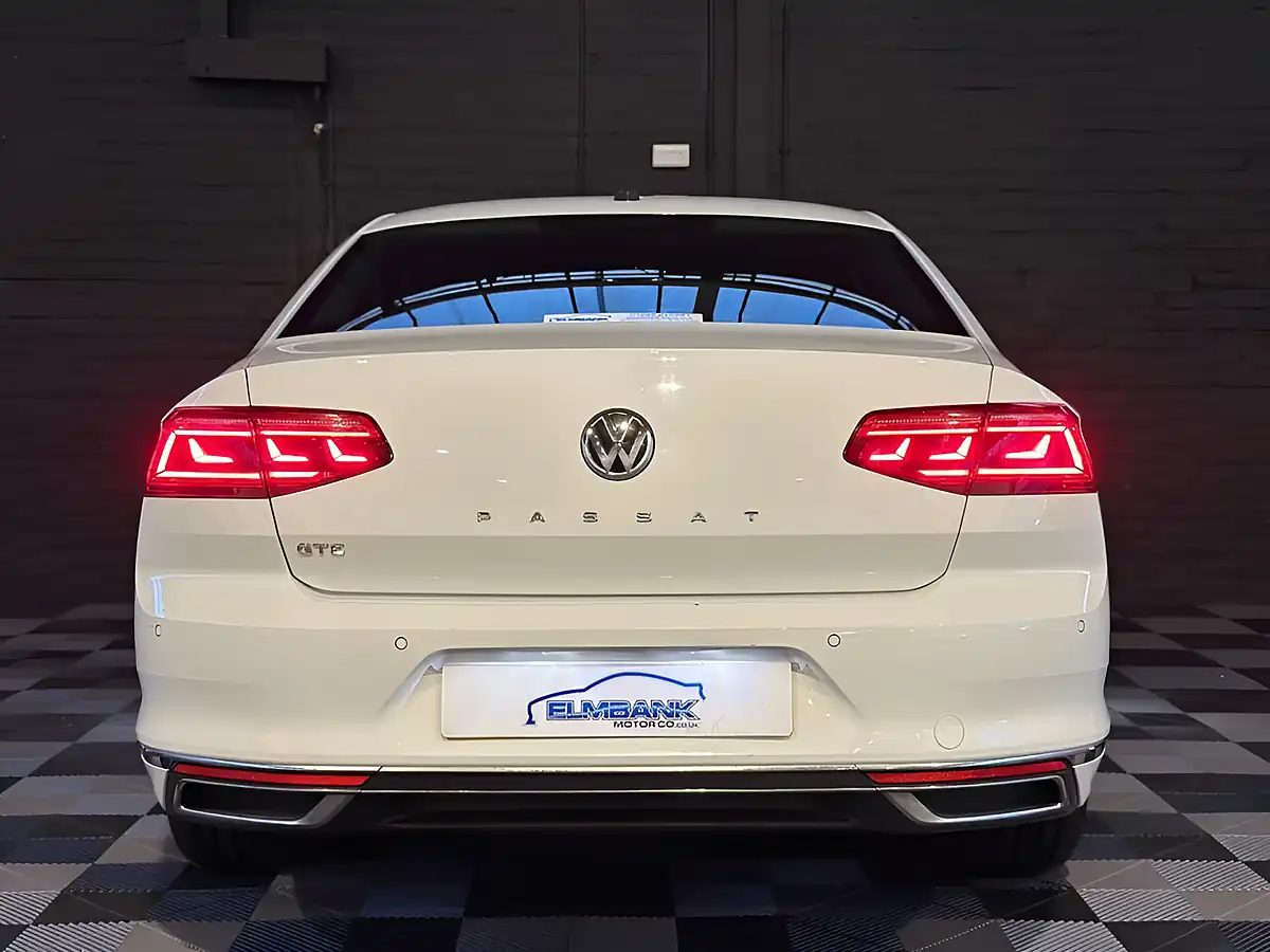Used 2020 Volkswagen Passat Advance Pure White - Interior and Exterior details 14